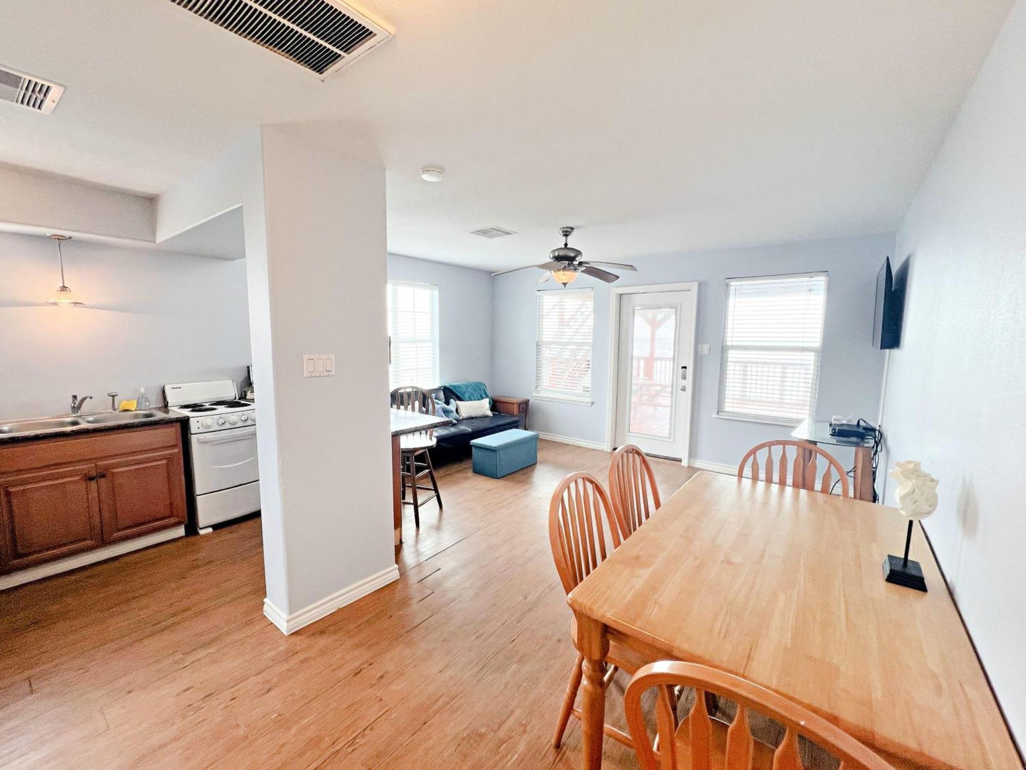 Unobstructed Oceanfront Sea Turtle Unit 2 Beach Pad! Surfside Beach Exterior photo